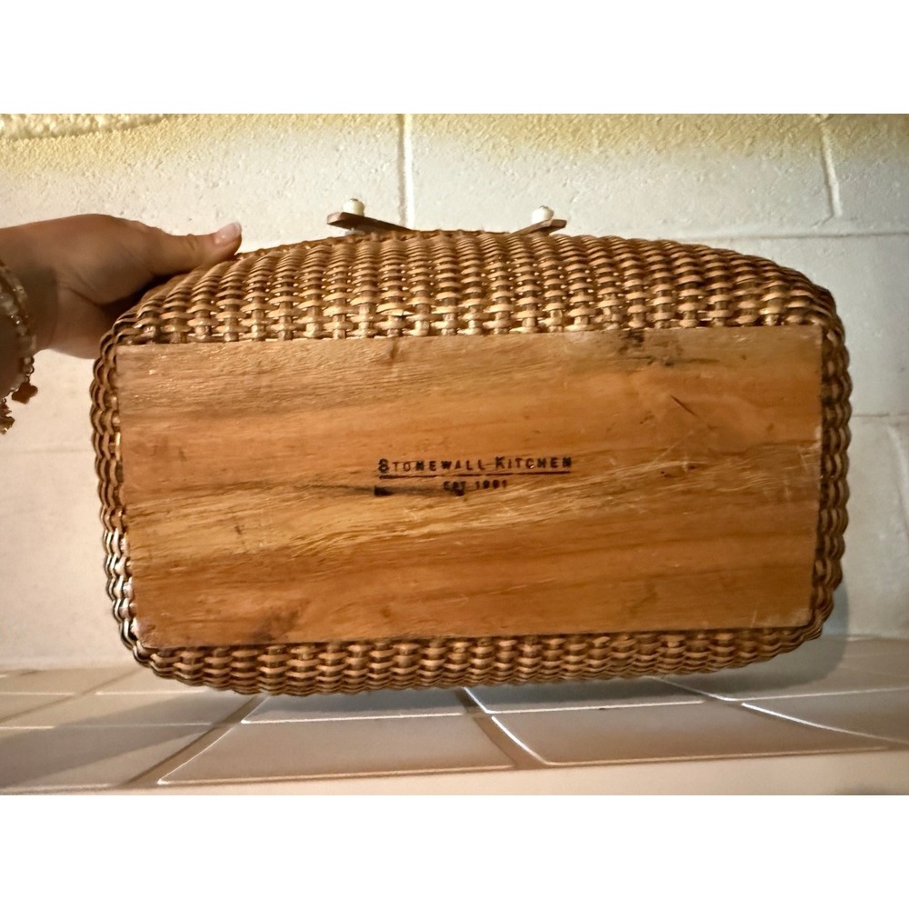 STONEWALL KITCHEN Nantucket Easter Basket w/ Double Handles - Picture 2 of 3